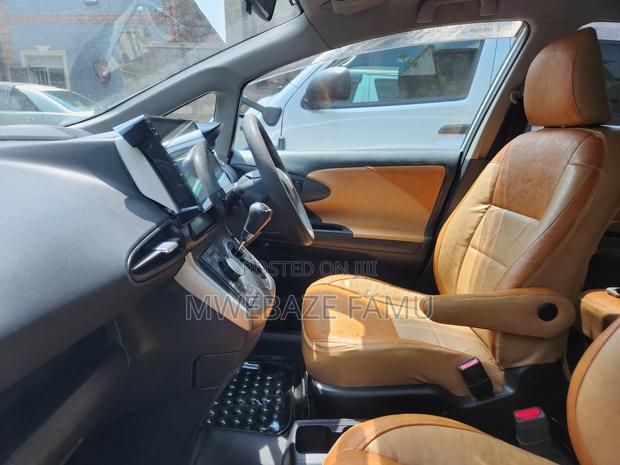 Toyota Wish 2010 Silver