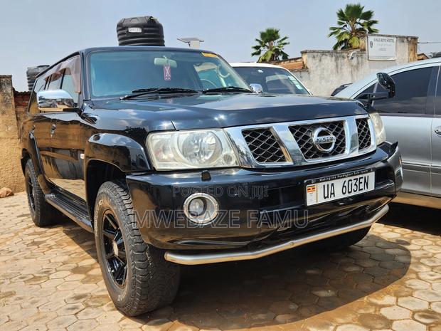 Nissan Patrol 2010 Black