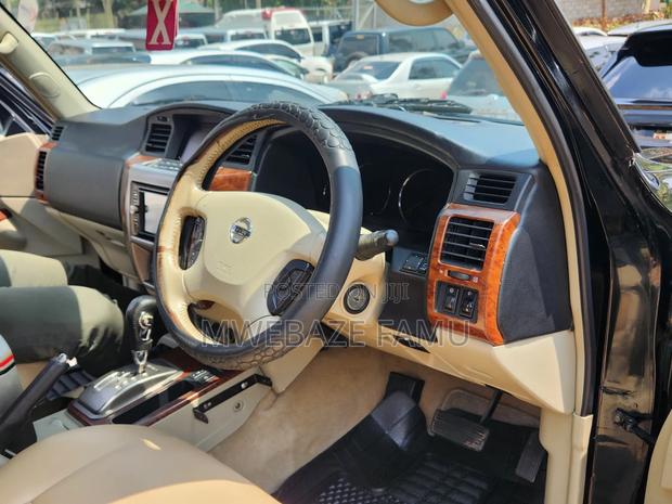 Nissan Patrol 2010 Black