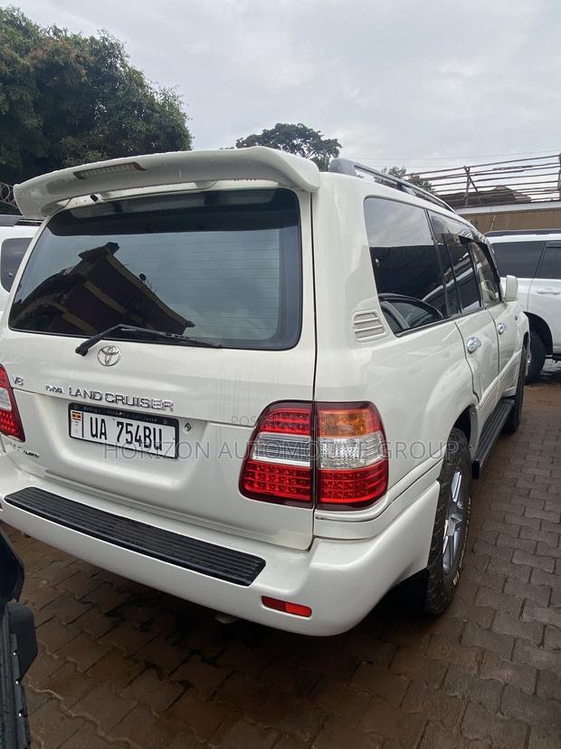 Toyota Land Cruiser 100 4.7 Executive 2006 White