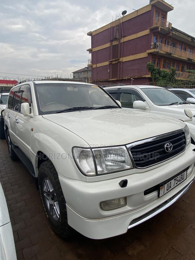 Toyota Land Cruiser 100 4.7 Executive 2006 White