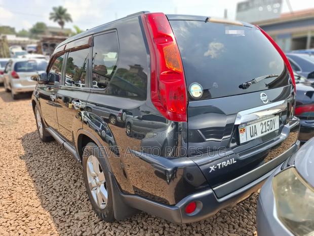 Nissan X-Trail 2010 Black