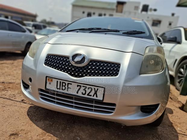 Toyota Vitz 2008 Silver