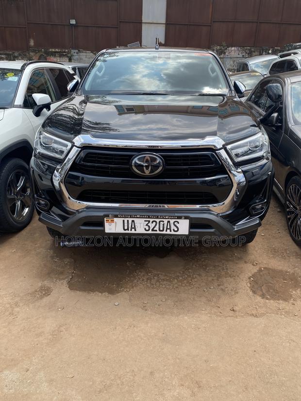 Toyota Hilux Rugged 4x4 2018 Black
