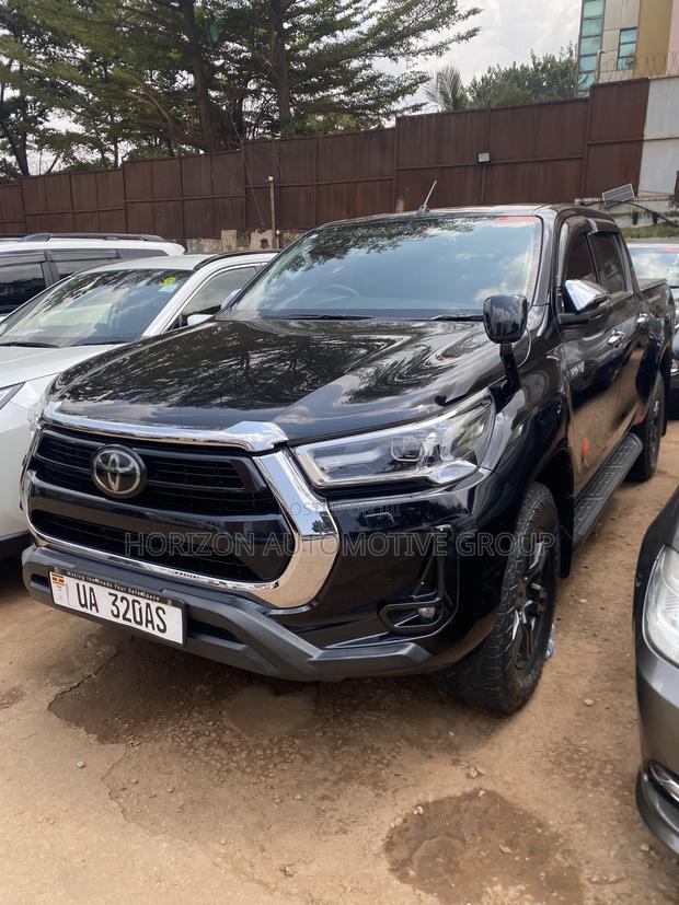 Toyota Hilux Rugged 4x4 2018 Black