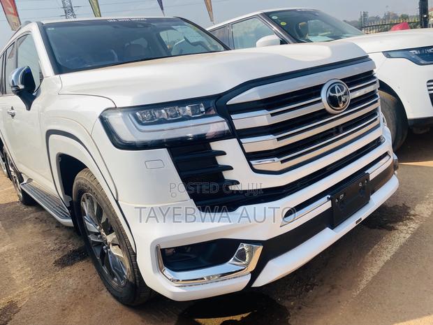 Toyota Land Cruiser 2023 White