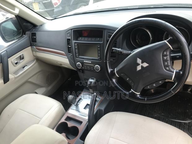 Mitsubishi Pajero 2012 White