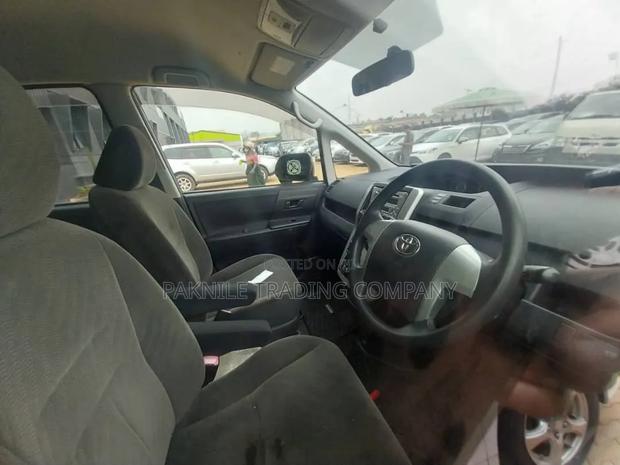 Toyota Noah 2013 Gray