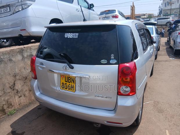 Toyota Raum 2008 Silver