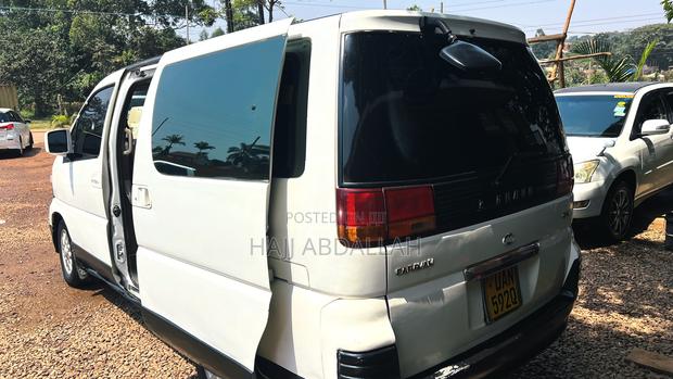 Nissan Elgrand 2003 White
