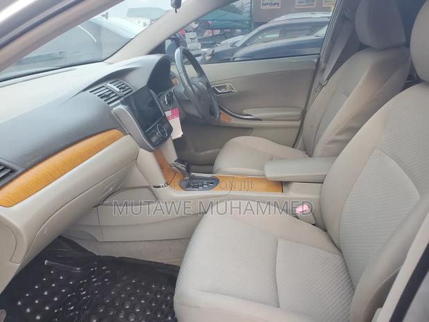Toyota Premio 2010 Silver
