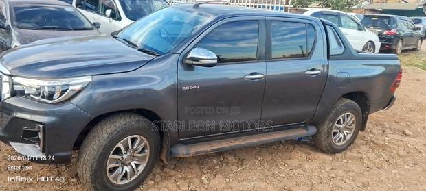 Toyota Hilux Revo Double Cab Deisel 2.8 AWD 2018 Gray