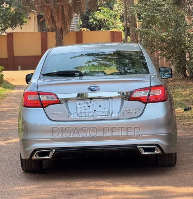 Subaru Legacy 2017 Silver