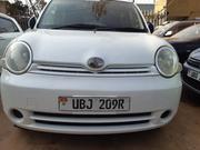 Toyota Sienta 2009 White for sale