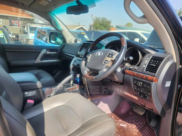 Toyota Land Cruiser 2015 Black