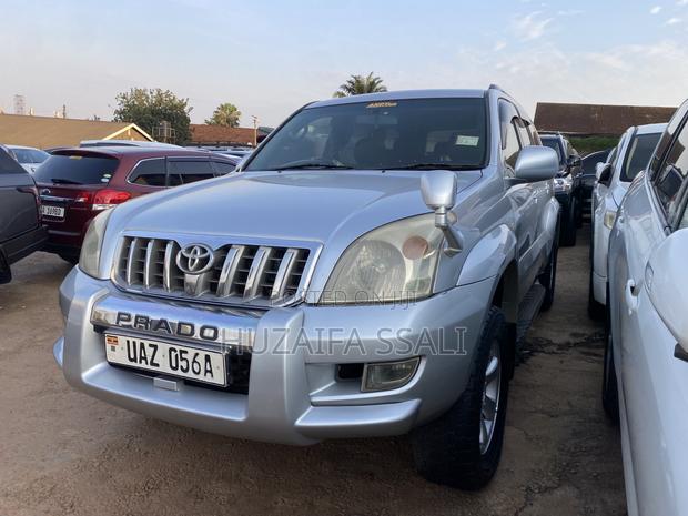 Toyota Land Cruiser Prado 2012 White