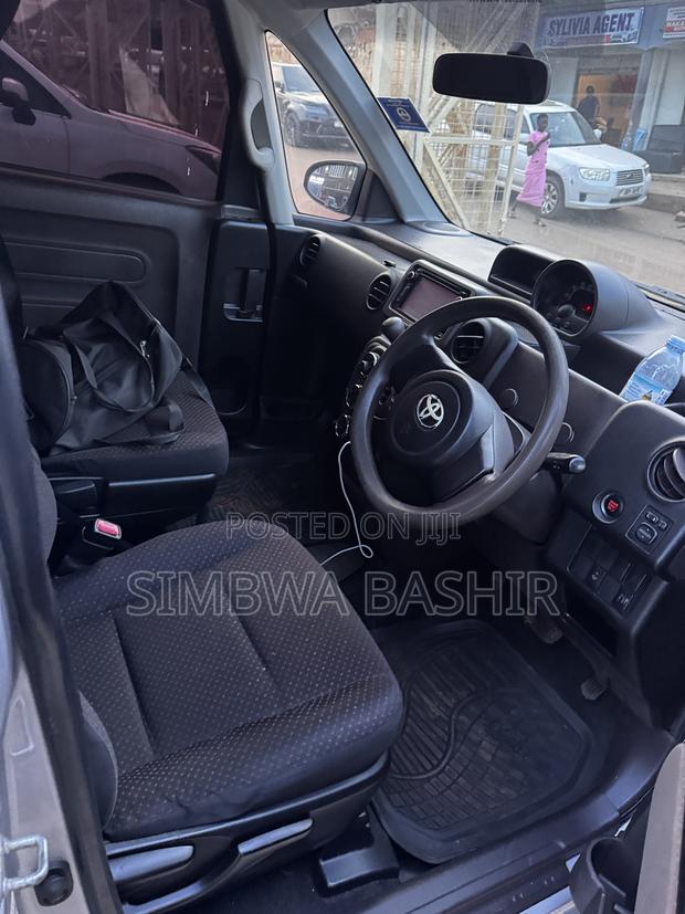 Toyota Spade 2014 Silver