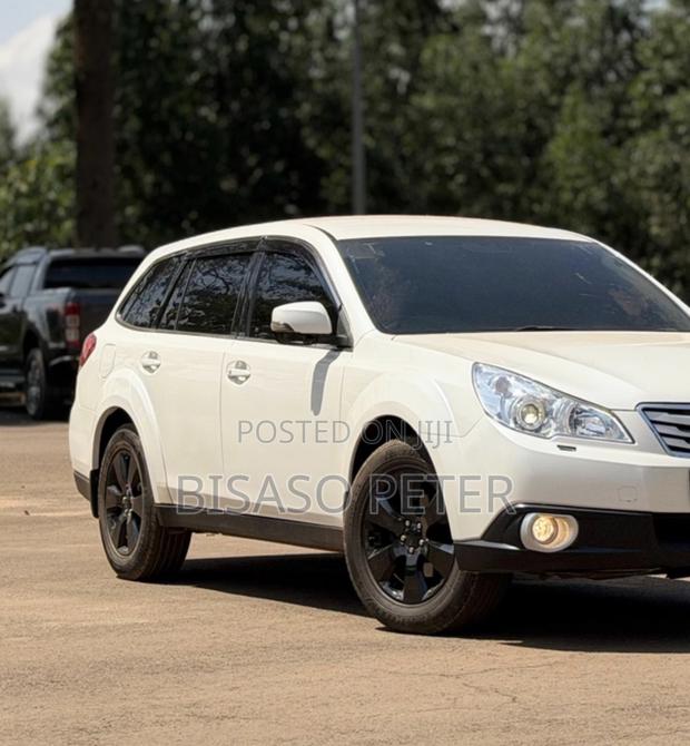 Subaru Outback 2012 White