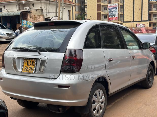 Toyota Nadia 2003 Silver