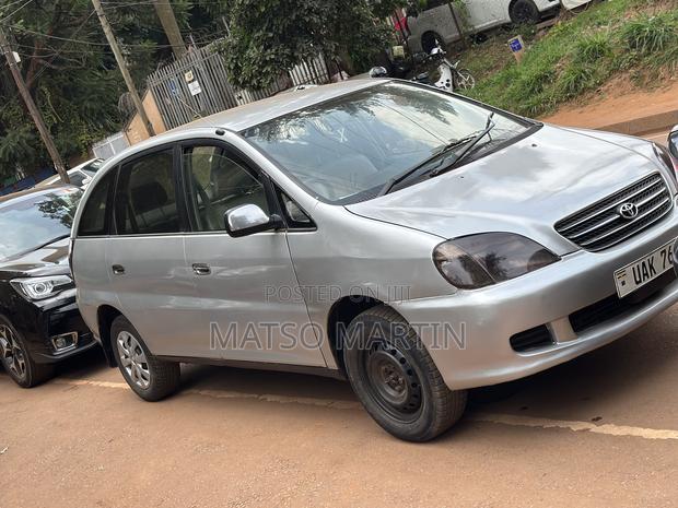 Toyota Nadia 2003 Silver