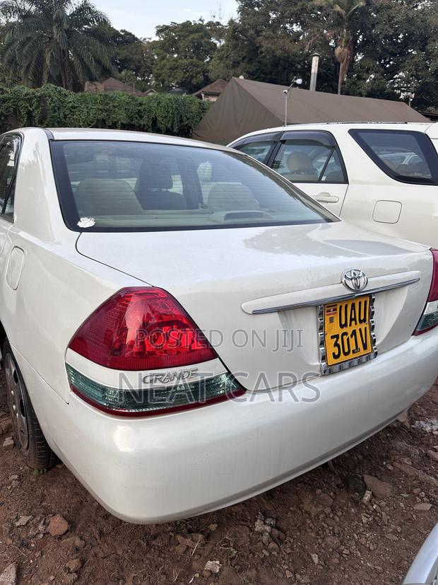 Toyota Mark II 2002 White