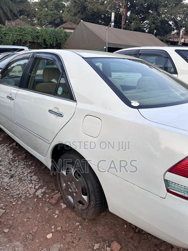 Toyota Mark II 2002 White