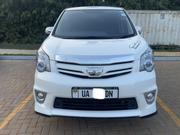 Toyota Noah 2.0 143hp AWD (8 Seater) 2011 White for sale