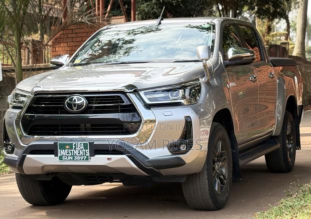 Toyota Hilux Revo Double Cab Deisel 2.8 AWD 2021 Silver