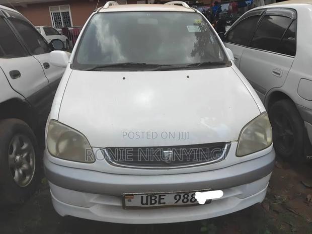 Toyota Raum 2000 White