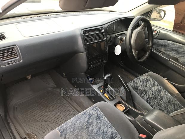 Toyota Carina 2000 White