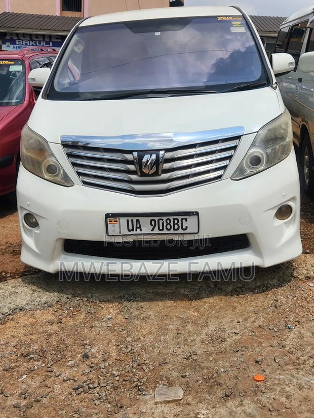 Toyota Alphard 2010