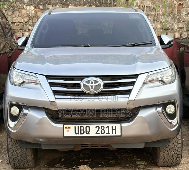 Toyota Fortuner 2.8 D AWD 2019 Silver