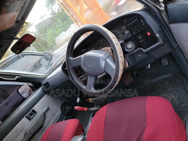 Toyota Hilux 1999 Gray