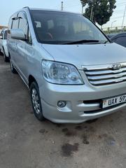 Toyota Noah 2004 Silver for sale