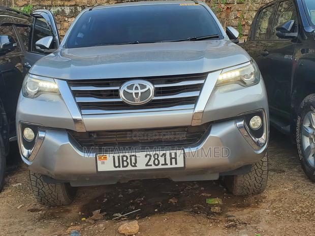 Toyota Fortuner 2.8 D AWD 2016 Silver