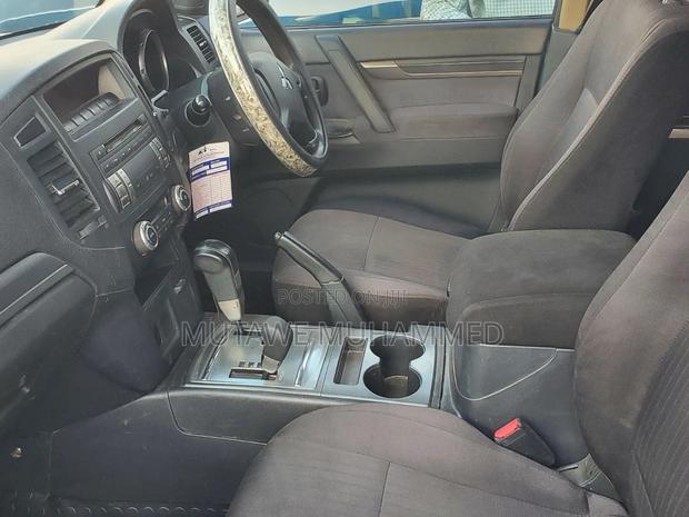 Mitsubishi Pajero 2014 Silver