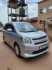 Toyota Noah 2010 Silver for sale