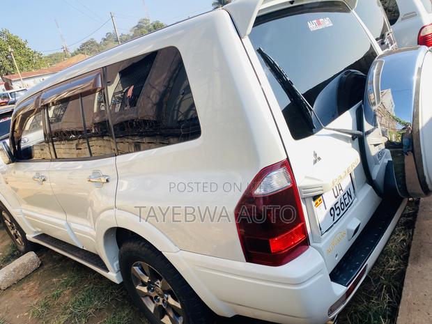 Mitsubishi Pajero 2004