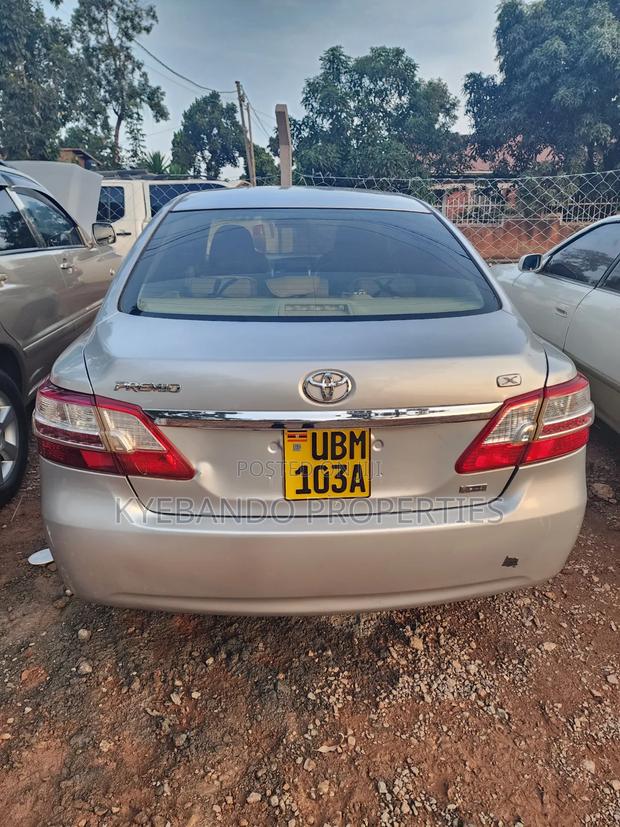 Toyota Premio 2010 Silver