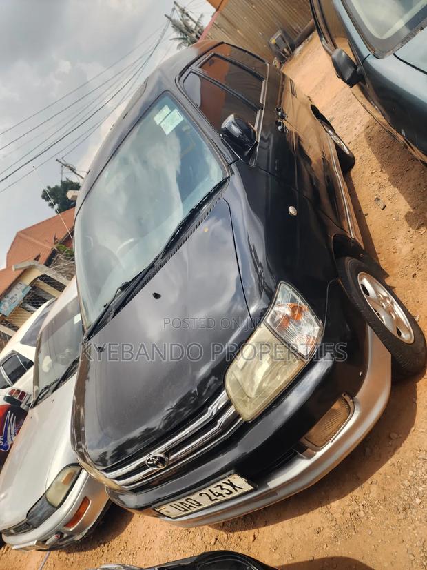 Toyota Noah 2001 Black
