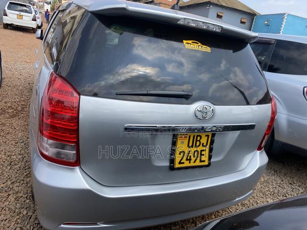 Toyota Wish 2018 Silver