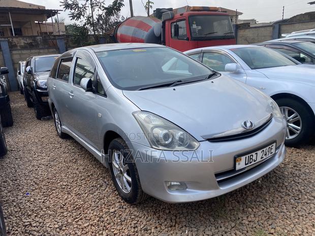 Toyota Wish 2018 Silver