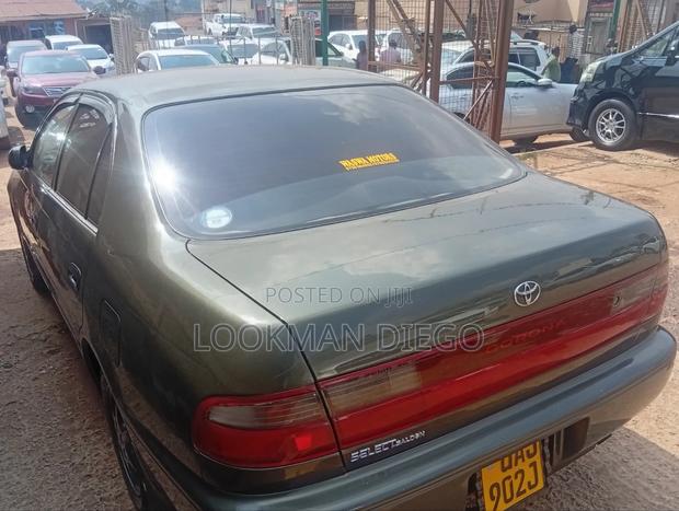 Toyota Corona 1998 Green