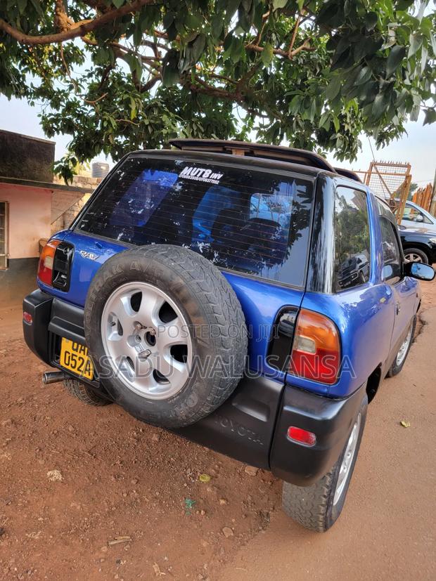Toyota RAV4 1999 Black