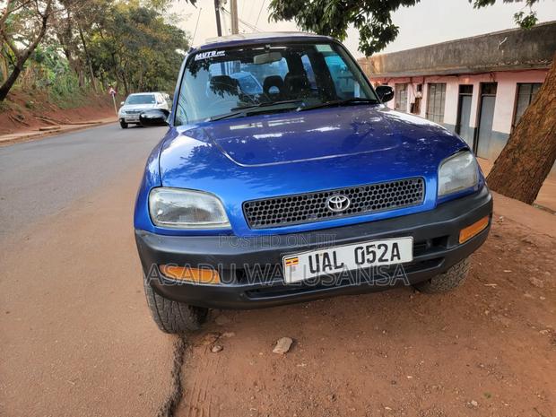 Toyota RAV4 1999 Black