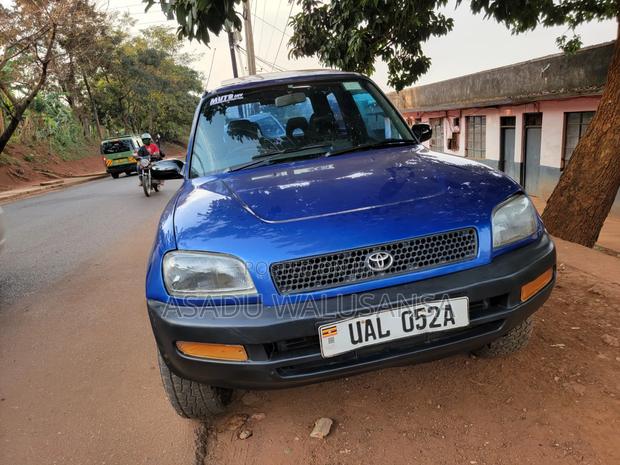 Toyota RAV4 1999 Black