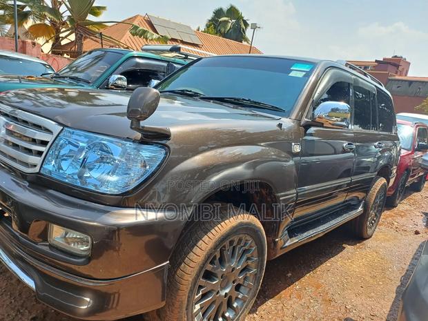 Toyota Land Cruiser Prado 2005 Gray