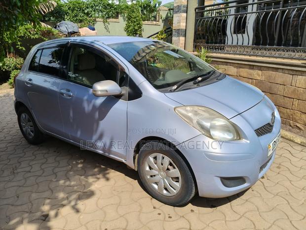 Toyota Vitz 2009 Beige