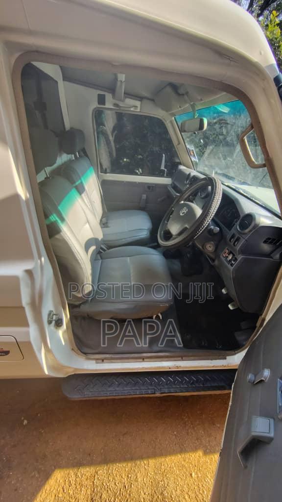 Toyota Land Cruiser 2014 White