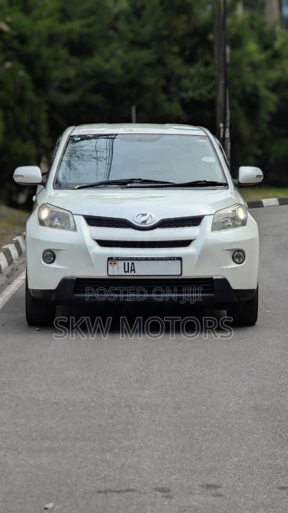 Toyota IST 2010 White